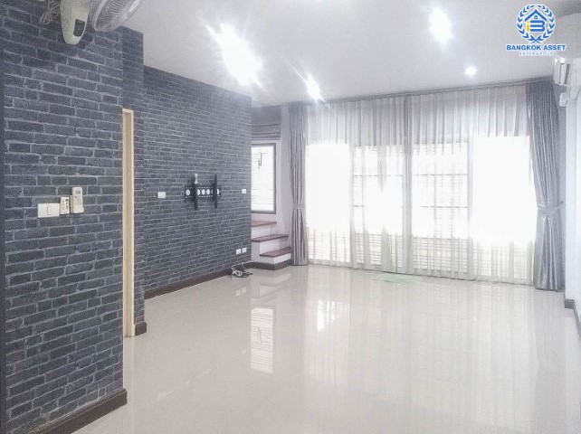 *****ทาวน์เฮ้าส์มือสองย่านปทุมธานี ม.ลิฟวิ่ง เรสซิเดนซ์ รังสิต-ราชพฤกษ์ เนื้อที่ 27.5 ตร.ว. ฟังก์ชัน 4 ห้องนอน 3 ห้องน้ำ 4 ที่จอดรถ แถมฟรี! 4 เครื่องปรับอากาศ 2 เครื่องทำน้ำอุ่น และอื่นๆ ใกล้รถไฟฟ้าสายสีแดง "สถานีรังสิต", มหาวิทยาลัยรังสิต และทางด่วน "บางพูน"